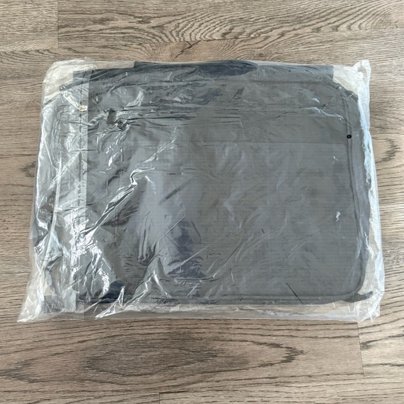 Calpak Pavillion Collection Ransom 18” Expandable Laptop Messenger Bag Black NWT - Picture 4 of 4